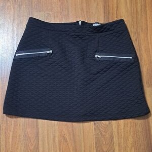Black Quilted 🇨🇦Jacob🇨🇦 Skirt with Zipper Details